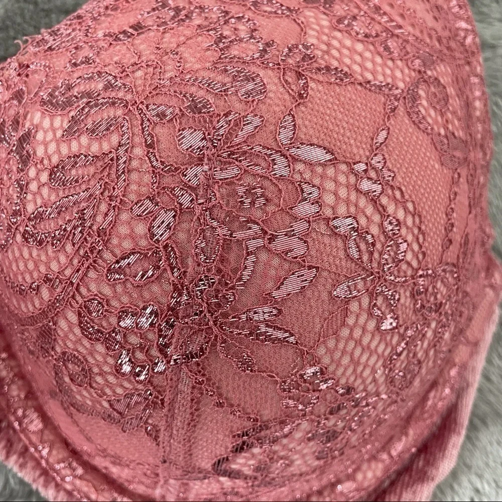 ictoria's Secret Very Sexy Pink Lace Lined Bra 32DD Shimmer Push Up Velvet